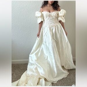 Vintage Off-Shoulder Ivory Wedding Gown